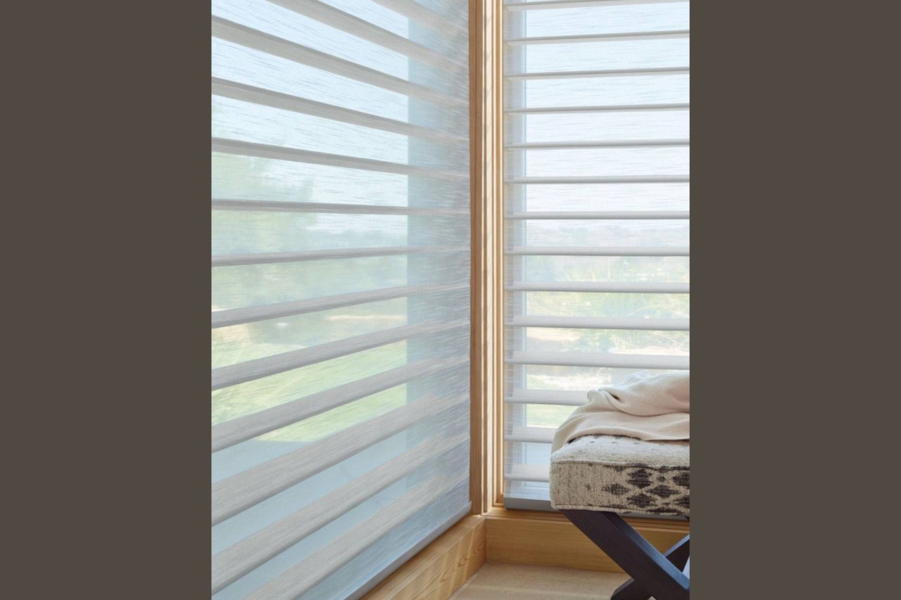 Hunter Douglas Silhouette® Sheer Shades in a sunroom near Springfield, Missouri (MO)